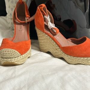 BCBG espadrille leather